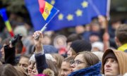 Des Moldaves manifestent lundi, à Chișinău, contre le nouveau président du pays. (© picture-alliance/dpa)