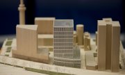 Modell des geplanten EMA-Gebäudekomplexes in Amsterdam. (© picture-alliance/dpa)