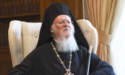 Patriarch Bartholomew I of Constantinople must decide whether Ukraine gets an autocephalous Church. (© picture-alliance/dpa)