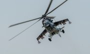 Archivbild eines Kampfhubschraubers des Typs Mi-24. (© picture alliance/dpa/CTK / Josef Vostarek)