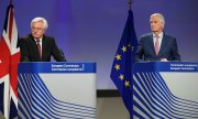 David Davis (à gauche) et Michel Barnier. (© picture-alliance/dpa)