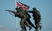 Памятник британским военнослужащим в коммуне Вер-сюр-Мер в Нормандии. (© picture-alliance/dpa)
