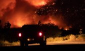 Лесной пожар близ Литтона, Британская Колумбия, где 29 июня была зафиксирована температура воздуха в 49,6 градусов по Цельсию. (© picture-alliance/Дэрил Дик)