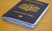 Passport of a Latvian "non citizen". Such documents will no longer be issued in future. (© picture-alliance/dpa)