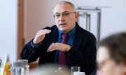 Jabłonna'daki buluşmanın katılımcılarından Yukos'un eski başkanı ve muhalif Mihail Hodorkovski, mart ayında Almanya'da katıldığı bir toplantıda. (© picture alliance/dpa/Bernd von Jutrczenka)