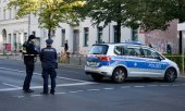 Берлин: полиция оцепила улицу после попытки поджога синагоги общины Kahal Adass Jisroel. (© picture-alliance/Associated Press/Маркус Шрайбер)