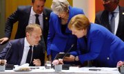 AB zirvesi öncesinde Tusk, May ve Merkel. (© picture-alliance/dpa)