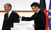 Olaf Scholz ve Emmanuel Macron 22 Ocak 2023'te Paris'te. (© picture-alliance/ASSOCIATED PRESS /Benoit Tessier)