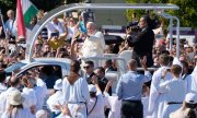 Arşiv görüntüsü: Papa Francis 2021'de Budapeşte'de. (© picture alliance / ASSOCIATED PRESS / Gregorio Borgia)