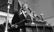 Martin Luther King lors d'un discours à Atlanta. (© picture-alliance/dpa)