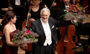Plácido Domingo after a concert in the Elbphilharmonie in November 2019. (© picture-alliance/dpa)