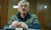 Oleg Orlov in court in Moscow on 26.02.2024. (© picture-alliance/ASSOCIATED PRESS / Alexander Zemlianichenko)