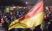 Some 18,000 people took part in the biggest Pegida demonstration on Monday in Dresden. (© picture-alliance/dpa)