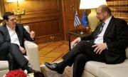 Schulz (right) was the first top-level EU representative to meet Prime Minister Tsipras after the elections. (© picture-alliance/dpa)