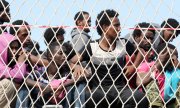 Des réfugiés dans le port italien de Salerno. L'Italie est favorable au système de quotas, qui prévoit une répartition plus équitable des migrants entres les Etats membres de l'UE. (© picture-alliance/dpa)