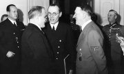 Adolf Hitler und der sowjetische Außenminister Molotow. (© picture-alliance/dpa)