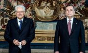 Italiens Präsident Sergio Mattarella und Mario Draghi während der Vereidigungszeremonie. (© picture-alliance/Roberto Monaldo)