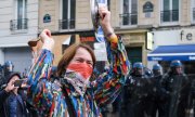 Eine Pariser Demonstrantin am 1. Mai 2023. (© picture-alliance/dpa)