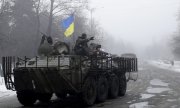 Ukrainische Soldaten in der Donezk-Region. Washington will das Thema Waffenlieferungen kommende Woche mit Angela Merkel besprechen. (© picture-alliance/dpa)