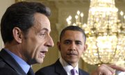 Nicolas Sarkozy, en 2010, lors d'une visite rendue à Obama. La NSA aurait aussi également espionné Jacques Chirac et François Hollande. (© picture-alliance/dpa)
