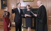 Kavanaugh at the swearing-in ceremony. (© picture-alliance/dpa)