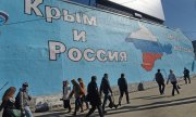 Стена в Москве, снимок марта 2014-го года: "Крым и Россия - вместе навсегда". (© picture-alliance/dpa)
