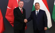 Erdoğan Orbán'ın devlet konuğu olarak Budapeşte'de. (© picture-alliance/dpa)