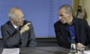 Die Eurofinanzminister wollen am Freitag erneut verhandeln, unter ihnen Schäuble und sein griechischer Amtskollege Varoufakis. (© picture-alliance/dpa)