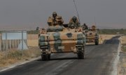 Suriye- Türkiye sınırındaki Türk tankları (© picture-alliance/dpa)