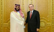 Erdoğan with Saudi Crown Prince Mohammed bin Salman. (© picture-alliance/dpa)