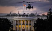 Per Hubschrauber kehrte Donald Trump am 5. Oktober nach drei Tagen Krankenhausaufenthalt ins Weiße Haus zurück. (© picture-alliance/dpa)