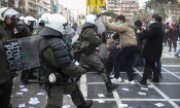 Столкновение между студентами и полицейскими, Салоники, 21 января 2021 года. (© picture-alliance/Гиоргос Константинидис)