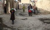 Импровизированный лагерь в Кабуле: беженцы из других регионов страны. (© picture-alliance/Сайед Закериа)