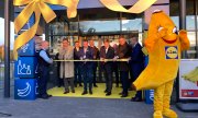 The opening ceremony at Latvia's first Lidl store on 7 October. (© picture-alliance/dpa)