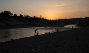 Yüzbinlerce insan Etiyopya'dan kaçıyor. Fotoğrafta Etiyopya-Sudan sınır bölgesinde ülkelerinden kaçanlar. (© picture alliance/ASSOCIATED PRESS/Nariman El-Mofty)