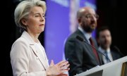 La présidente de la Commission, Ursula von der Leyen, et le président du Conseil, Charles Michel, après le sommet, le 10 février 2023. (© picture alliance / EPA / OLIVIER HOSLET)