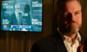 Peter Pellegrini (rechts), im Hintergrund sein Gegner Ivan Korčok im Fernsehen. (© picture-alliance/CTK / Vaclav Salek)