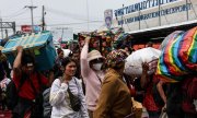 Камбоджийские гастарбайтеры покидают Таиланд и возвращаются в Камбоджу. (© picture-alliance/Anadolu/Валерия Монджелли)