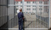 Sollen schon 13-Jährige bei Gewalt ins Gefängnis? In Rumänien wird darüber diskutiert. (© picture alliance / dpa / Daniel Karmann)