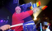 A young man celebrating in Bucharest on 1 January 2007. (© picture-alliance/dpa)