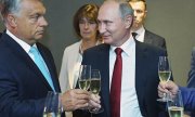 Macaristan Başbakanı Orbán ve Rusya Devlet Başkanı Putin 28 Ağustos 2017'deki bir kabulde. (© picture-alliance/dpa)