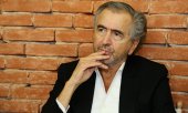 Der Philosoph Bernard-Henri Lévy hat das Manifest verfasst. (© picture-alliance/dpa)