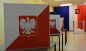 Polonya'da Lubin'de bir seçim merkezi. (© picture-alliance/dpa)