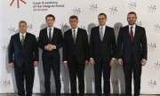 Sebastian Kurz with the four leaders of the Visegrád states Viktor Orbán (HU), Andrej Babiš (CZ), Mateusz Morawiecki (PL) and Peter Pellegrini (SK). (© picture-alliance/dpa)