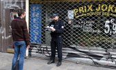 Contrôle d'un passant, le 18 mars 2020, à Paris. (© picture-alliance/dpa)