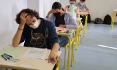 Baccalaureat exams in Herblay, France in June. (© picture-alliance/Ph. Lavieille)