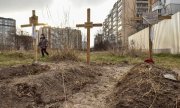 Захоронения в Буче. (© picture-alliance/EPA/Олег Петрасюк)