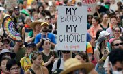 Frauen demonstrieren am 3. Mai 2022 in Texas für das Recht auf Abtreibung. (© picture alliance / ASSOCIATED PRESS / Eric Gay)