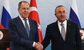 Russian Foreign Minister Sergey Lavrov (left) and his Turkish counterpart Mevlüt Çavuşoğlu in Akara on 8 June. (© picture alliance / ASSOCIATED PRESS / Burhan Ozbilici)
