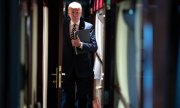 Joe Biden on the train from Kyiv to Poland. (© picture alliance / ASSOCIATED PRESS / Evan Vucci)